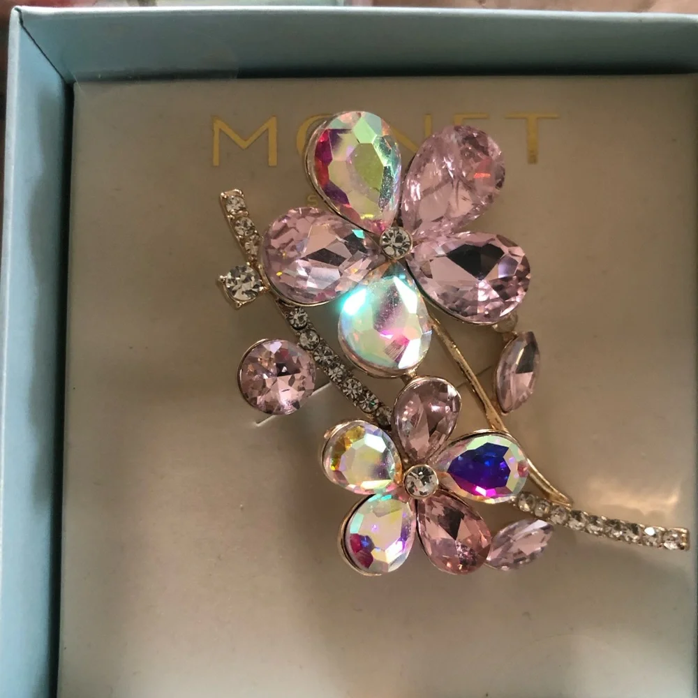 Monet Pink and Gold Floral Brooch - Picture 2 of 2